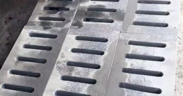 丽江 芝麻灰石材沟盖板