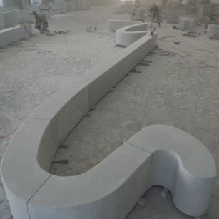 丽江 花岗岩整石坐凳拼装