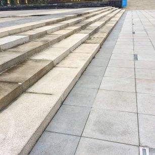 丽江芝麻灰、芝麻黑石材在市政广场的应用