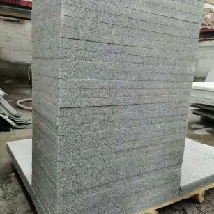 丽江 花岗岩 地铺成品300*600，尺寸标准、厚薄均匀
