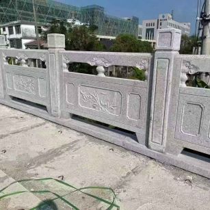 丽江 芝麻白栏杆