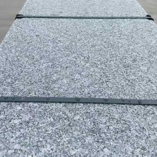 丽江 芝麻黑火烧面毛板，条板，半成品