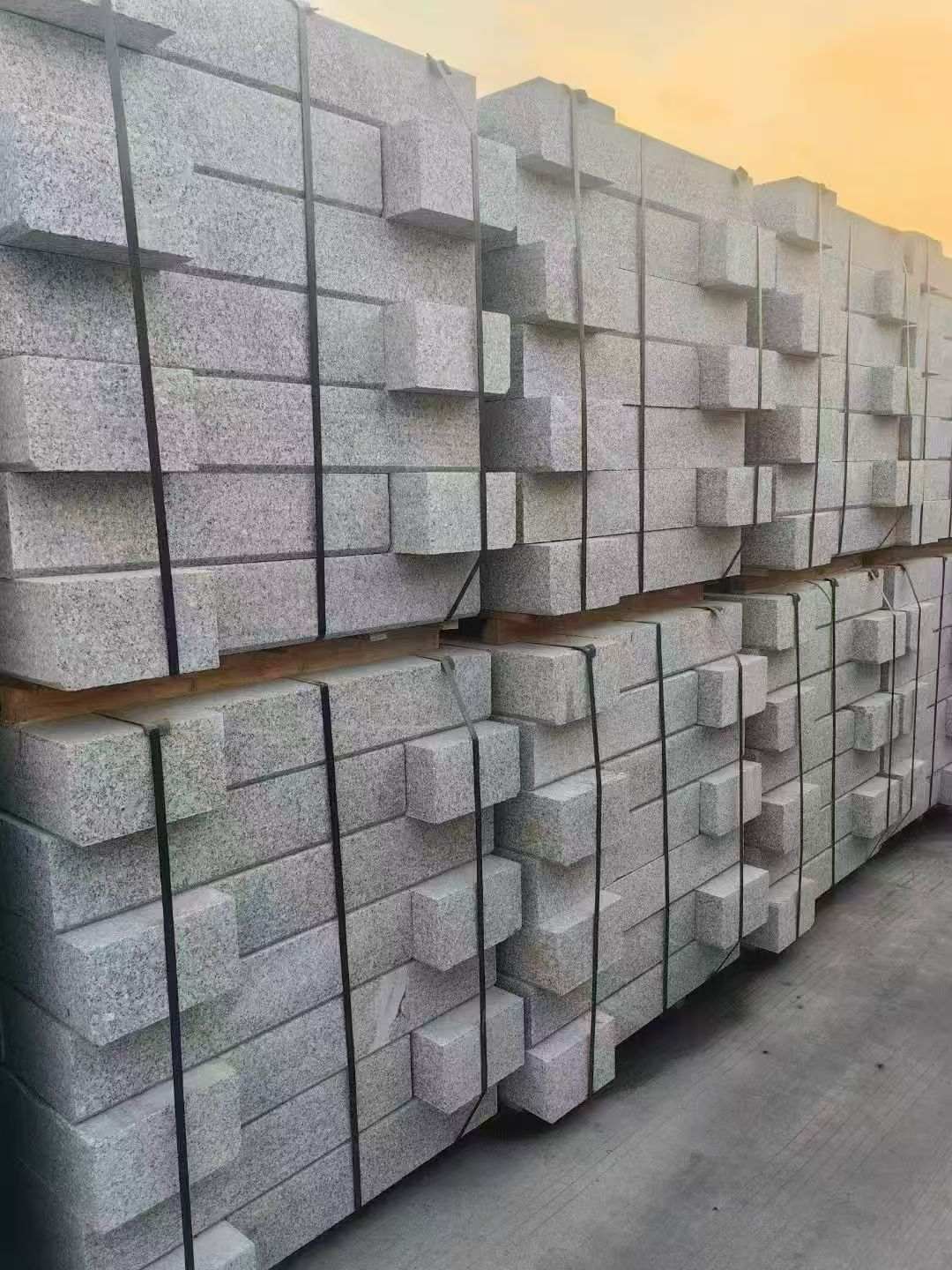 丽江 芝麻白路沿石