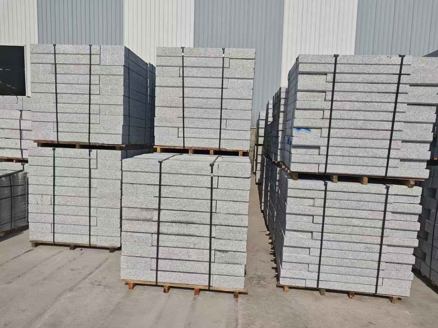 丽江 芙蓉白路沿石，价格便宜