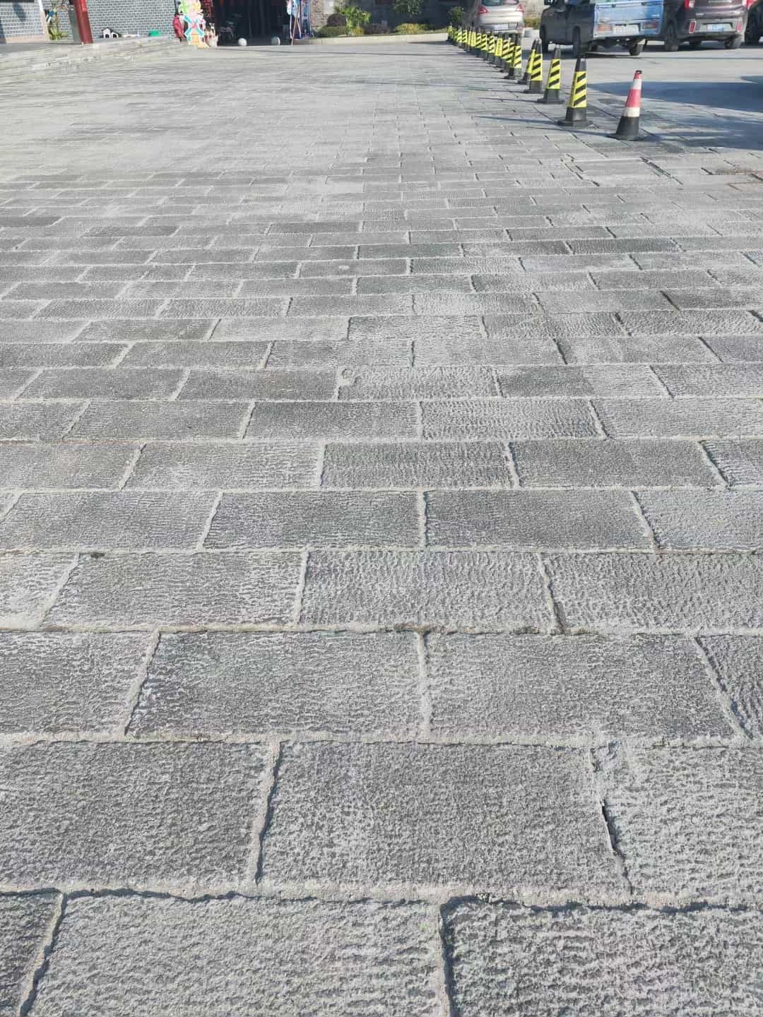 丽江仿古石铺装效果