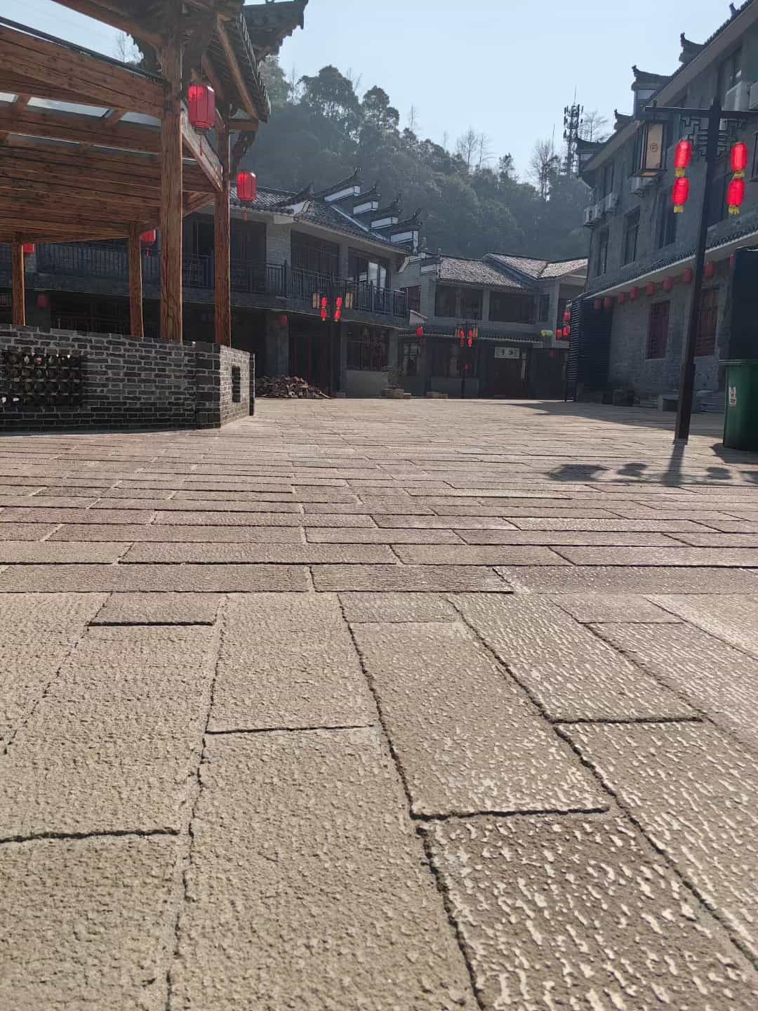 丽江仿古石铺装效果