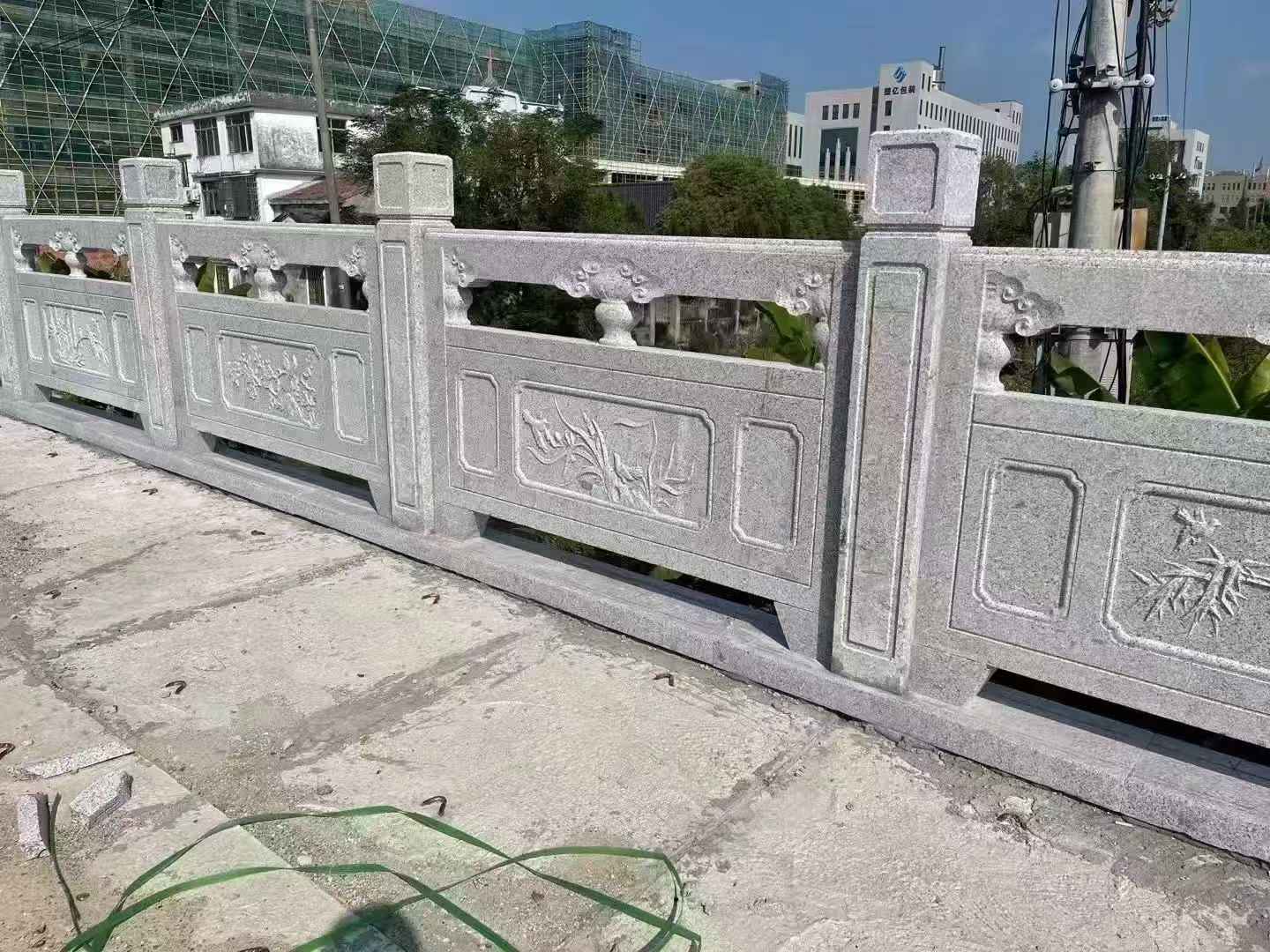 丽江 芝麻白栏杆