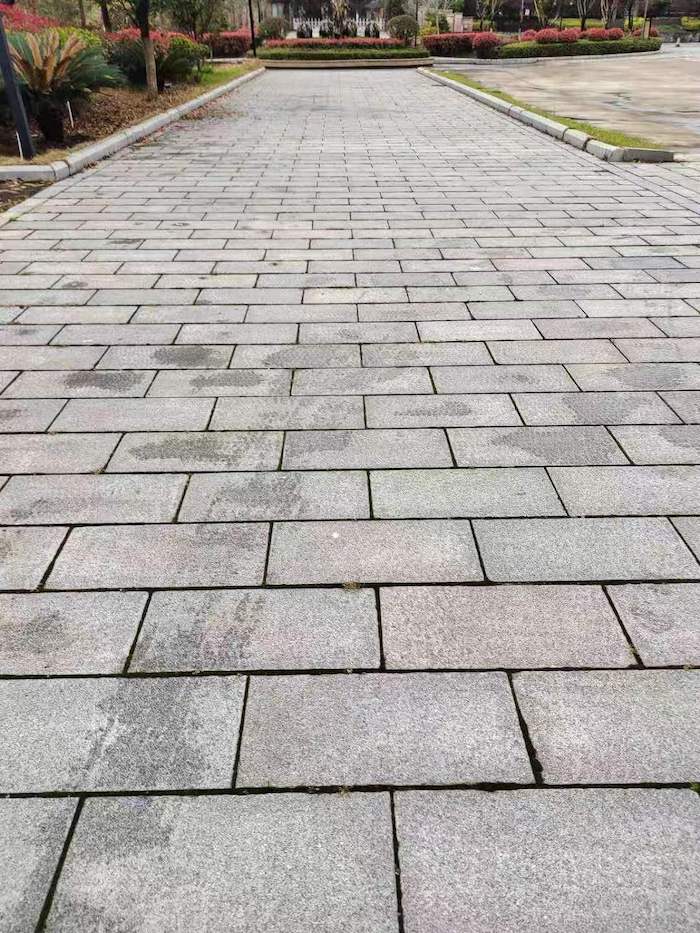 丽江芝麻白园林地铺石